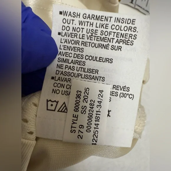 NWT: UA Zone Pro Satin White Tank Top🍁 - Picture 9 of 12